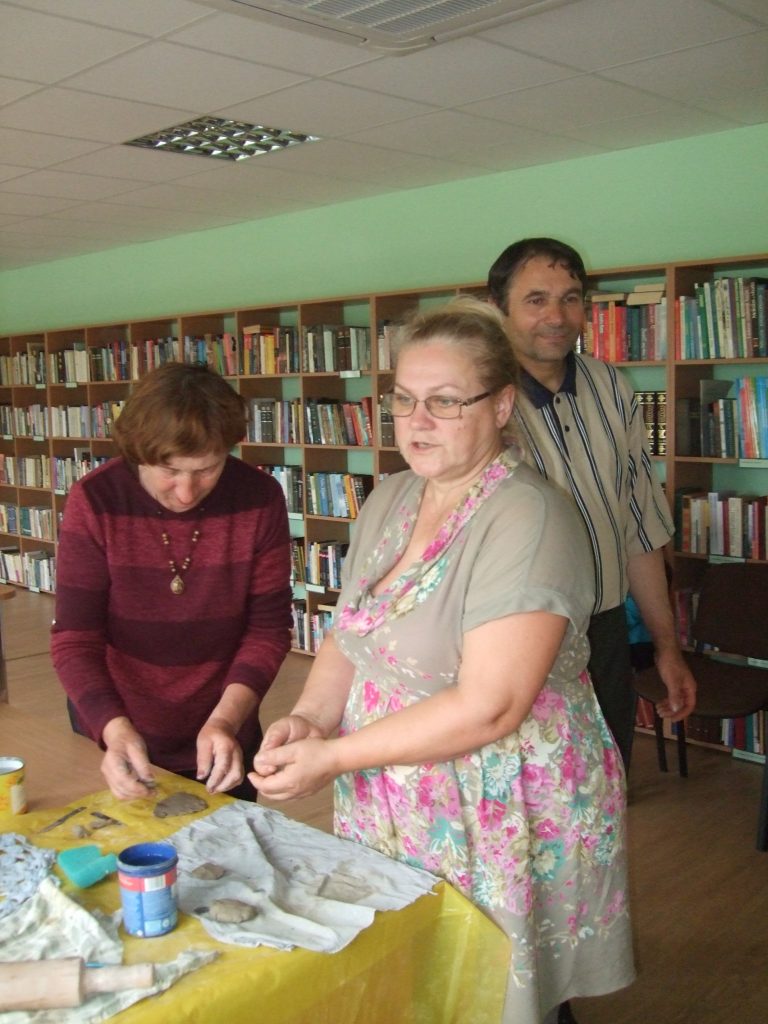  Tautodailininko A.  Filipavičiaus  darbų paroda bibliotekoje