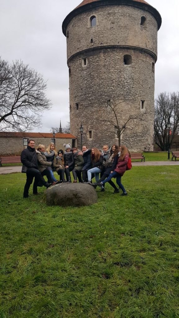 Radviliškio muzikos mokyklos vokalinio ansamblio „AD LIBITUM“ triumfas Estijoje