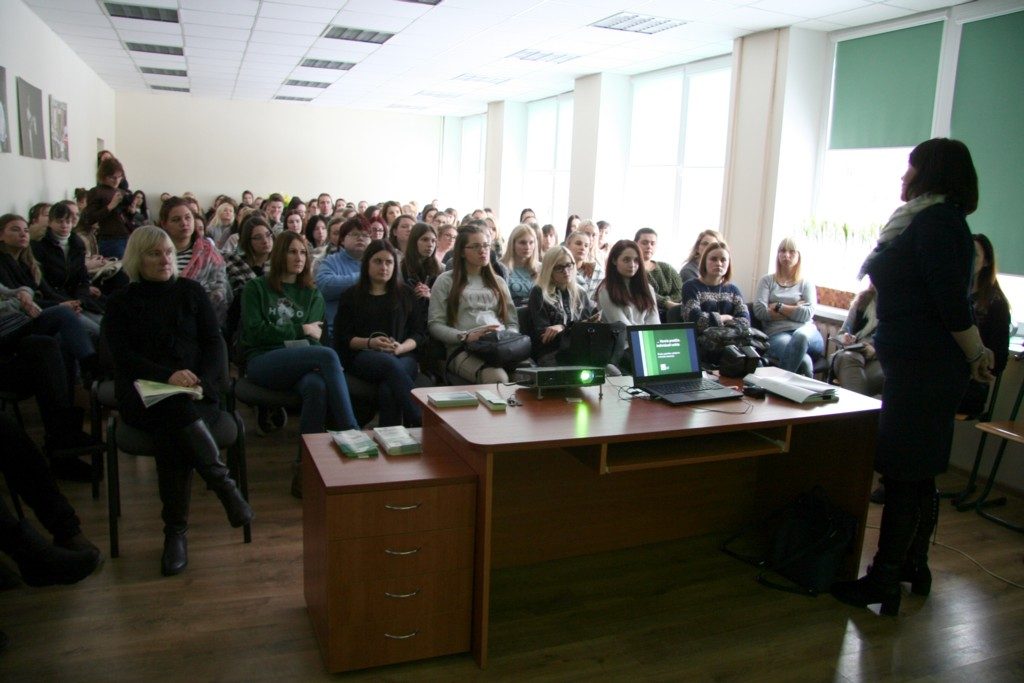 „Aplankyti 100 Lietuvos mokyklų“ pradėjo pamoka Šiaulių profesinio rengimo centre