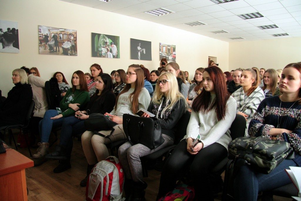 „Aplankyti 100 Lietuvos mokyklų“ pradėjo pamoka Šiaulių profesinio rengimo centre