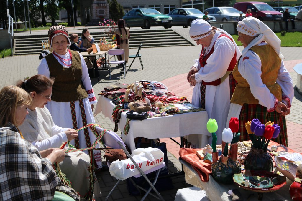 Tradicinis Radviliškio bibliotekininkų  „Pavasarinis knygų kermošius“ vyko Baisogaloje