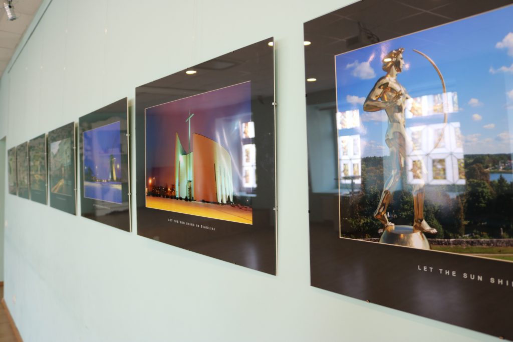 Radviliškio bibliotekoje – nauja fotografijų paroda