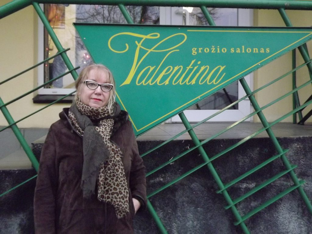 Kirpykla „Valentina“  kviečia radviliškietes pasigražinti