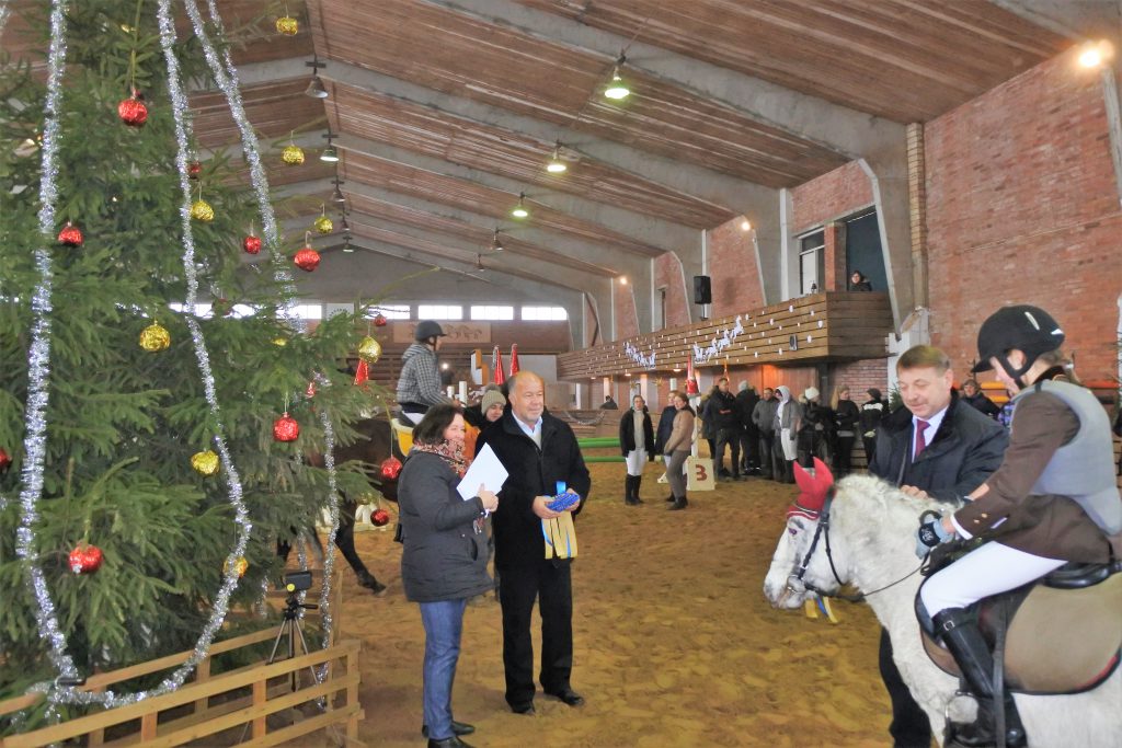 „Kalėdinės taurės“ varžybos sukvietė žirginio sporto mylėtojus