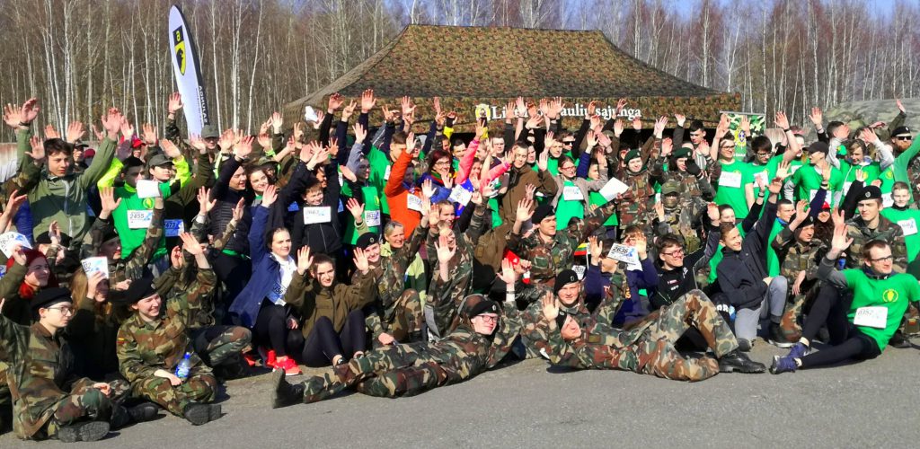 „Runway Run 2019“ – Šiaulių kariniame aerodrome startavo  Baisogalos gimnazijos Jaunieji šauliai