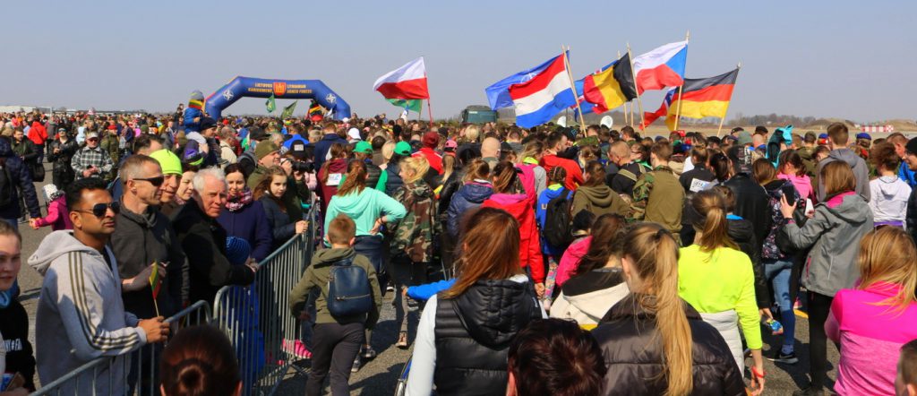 „Runway Run 2019“ – Šiaulių kariniame aerodrome startavo  Baisogalos gimnazijos Jaunieji šauliai