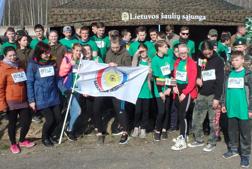 „Runway Run 2019“ – Šiaulių kariniame aerodrome startavo  Baisogalos gimnazijos Jaunieji šauliai