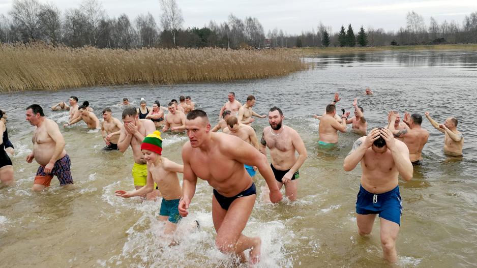 Valdininkai nusprendė - su dumblu kovos… žuvys