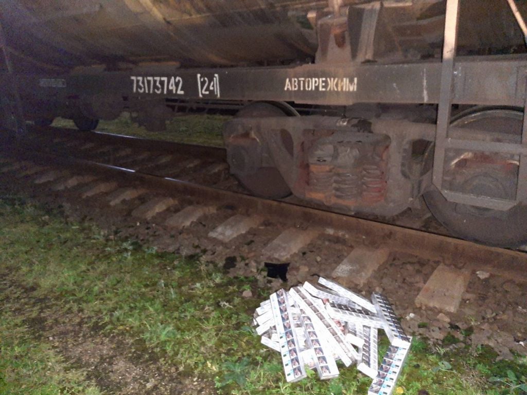 Baltarusiai į Radviliškio geležinkelio stotį atvyko, įtariama, pasiimti kontrabandos