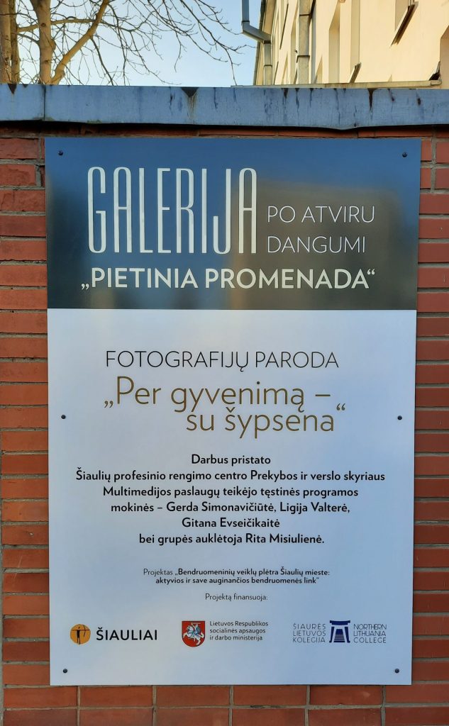 Fotografijų paroda „Per gyvenimą – su šypsena“