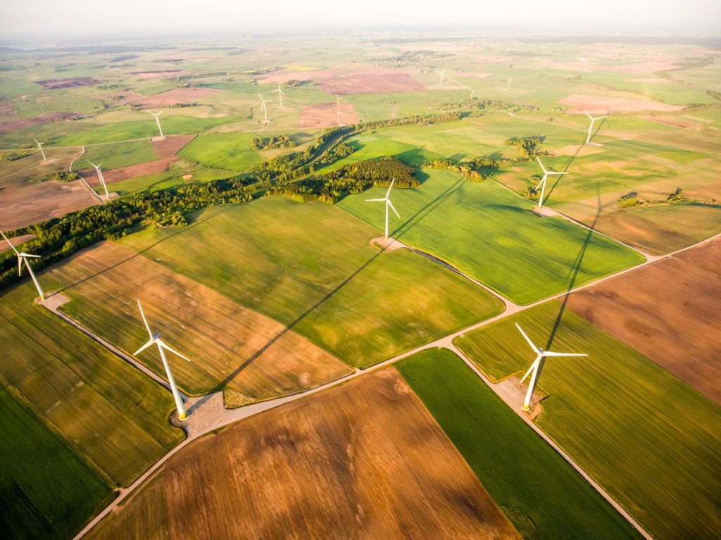 Vėjo elektrinės ir žemdirbystė: ką reikia žinoti ūkininkams?