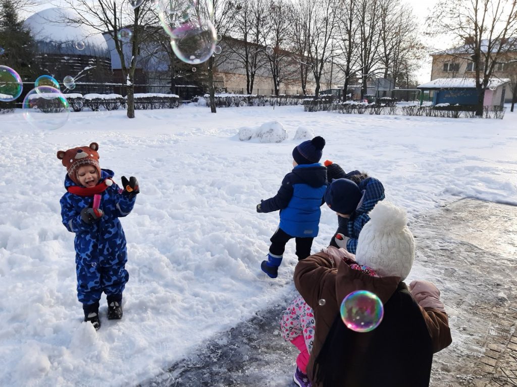 Muilo burbulai skraidė žiemą