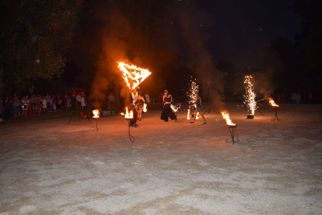 Nuaidėjo Tarptautinis džiazo ir šviesų festivalis „Džiazo laužai" Burbiškių dvare