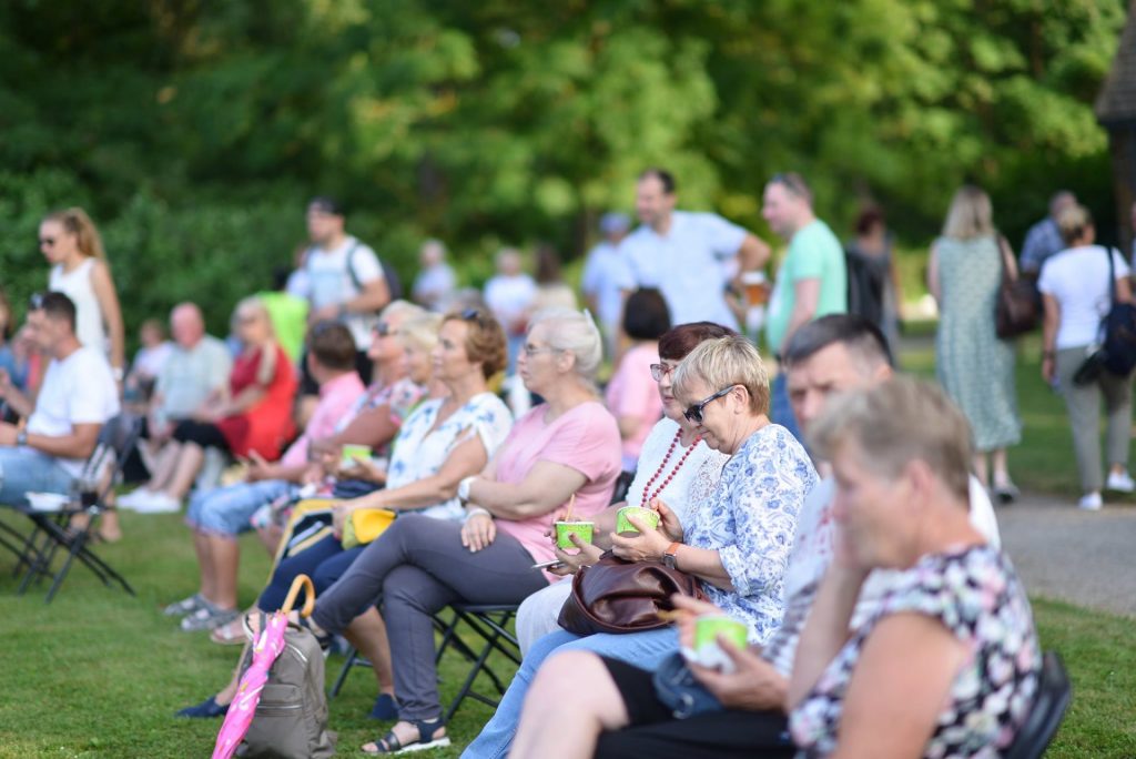 Nuaidėjo Tarptautinis džiazo ir šviesų festivalis „Džiazo laužai" Burbiškių dvare