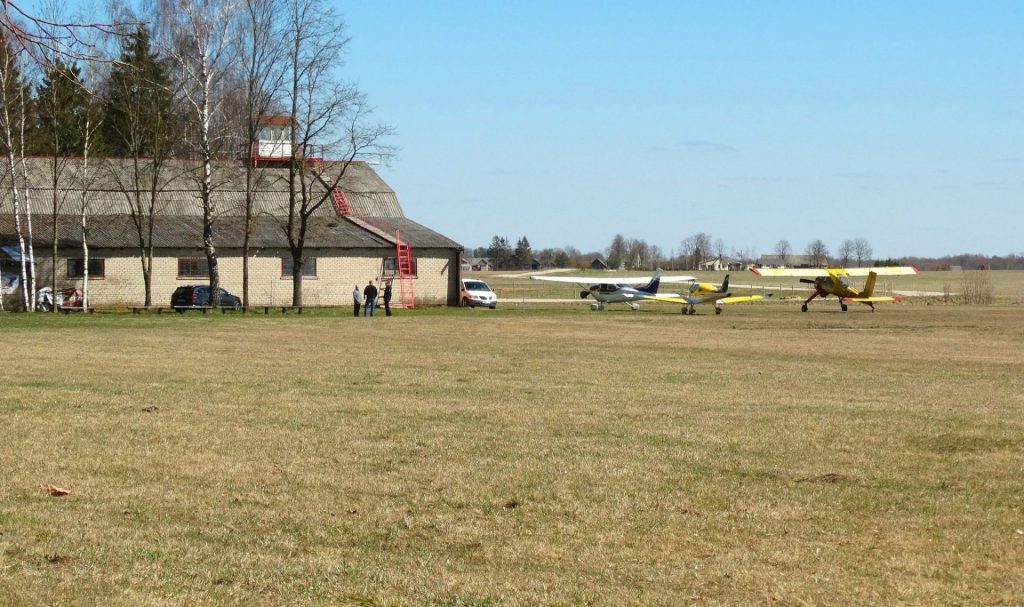 Šeduvos aerodromą „saviems“ atidavė už gražias akis