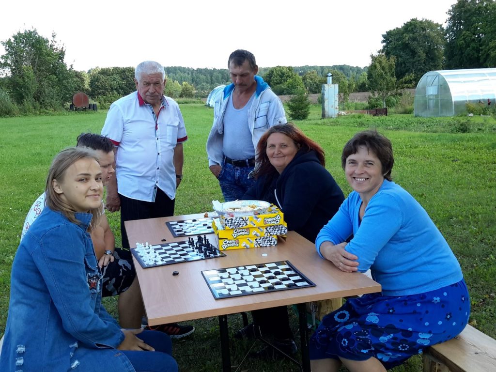 Pašušvio bendruomenė sportavo ir linksminosi vasaros šventėje