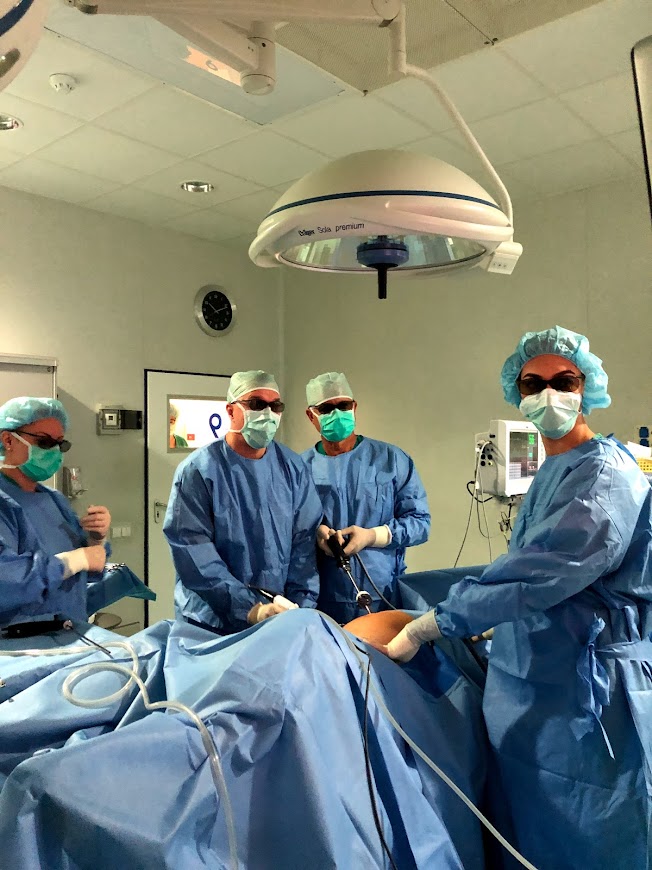 Respublikinėje Šiaulių ligoninėje pirmą kartą laparoskopu pašalintas visas vėžiu sergančiojo vyro skrandis