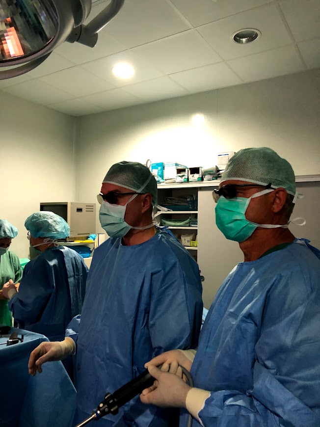 Respublikinėje Šiaulių ligoninėje pirmą kartą laparoskopu pašalintas visas vėžiu sergančiojo vyro skrandis