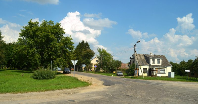 Gyventojai skundžiasi Skėmiuose skendusi sodyba - išgelbėta