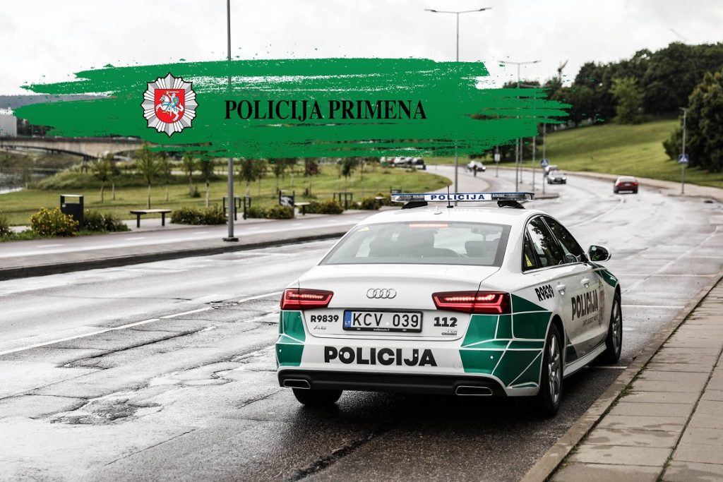 Patyrėte nuostolių įvažiavę į duobę? Kvieskite ne policiją, o praneškite kelio savininkui (video)