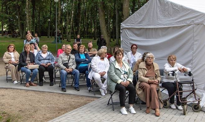 Valdininkai nusprendė už mokesčių mokėtojų pinigus pasidaryti sau šventę. Šventinis vakaras Šeduvoje tik saviems