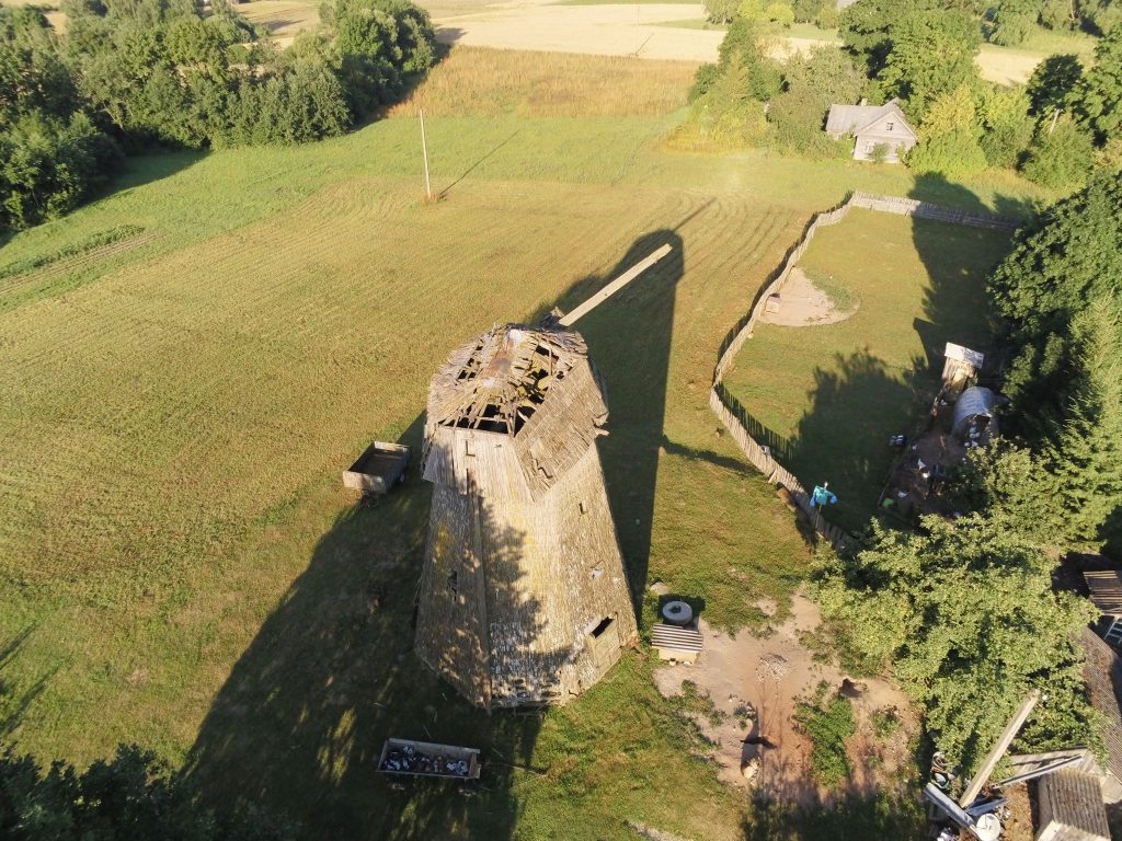 Liūdna Giedraičių malūno ateitis. Išgelbėti griūvančią kultūros vertybę savivaldybės iniciatyvos mažoka