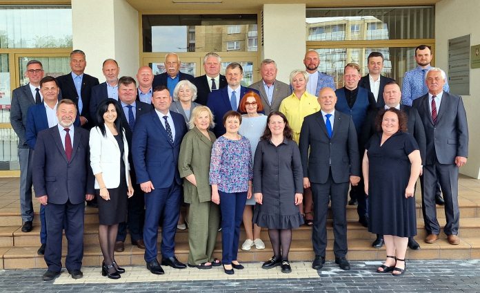 Seimas ruošiasi auklėti baudomis merą bei kitus valdininkus