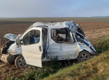 Per vieną dieną – dviejų automobilių skrydžiai, inspiruoti alkoholio paralyžiuotų veiksmų