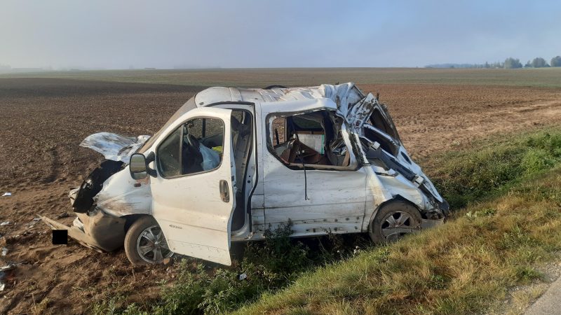 Per vieną dieną – dviejų automobilių skrydžiai, inspiruoti alkoholio paralyžiuotų veiksmų